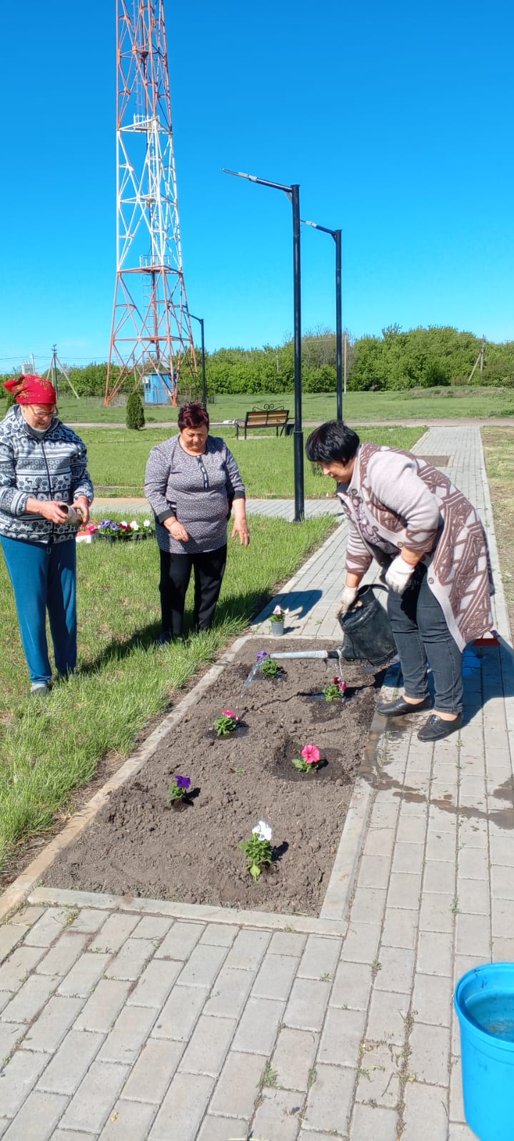 СУББОТНИК НА ПЛОЩАДИ ГЕРОЯ..